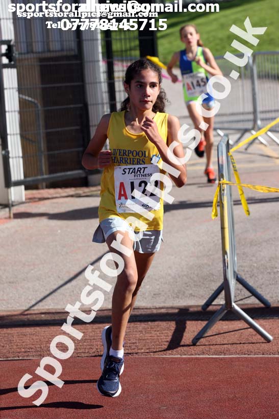 Girls under-13s  Northern 3 Stage Road Relay, SportsCity, Manchester. Photo: David T. Hewitson/Sports for All Pics